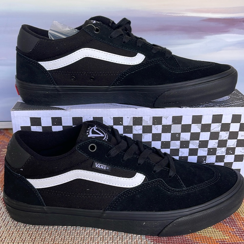 Vans WMNS Rowan
Black/Black/White
VN0A5JICB8C
Sneakers - Picture 6 of 16